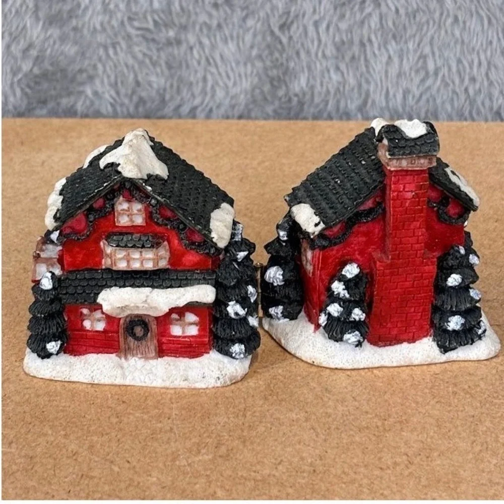 Carol Wright Gifts Miniature Hinged Christmas Santa Workshop Cottage Figurine